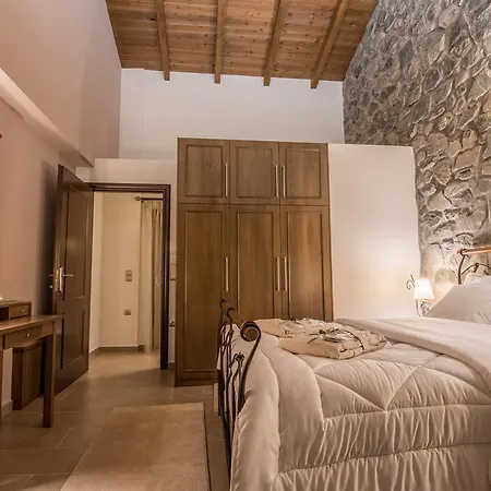 The View Village - & Karpenísion