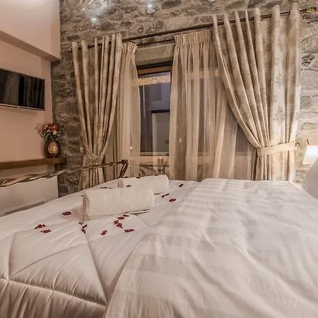 The View Village - & * Karpenísion