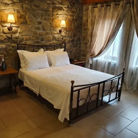 The View Village - & Karpenísion