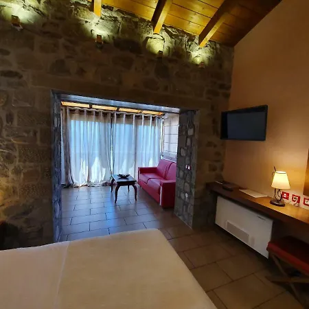 The View Village - & * Karpenísion